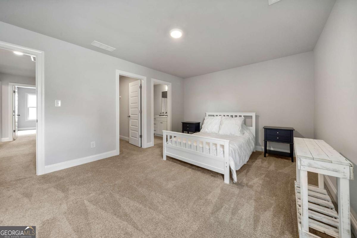 Newnan, Georgia 30265, United States, 4 Bedrooms Bedrooms, ,4 BathroomsBathrooms,Residential,Active,130926