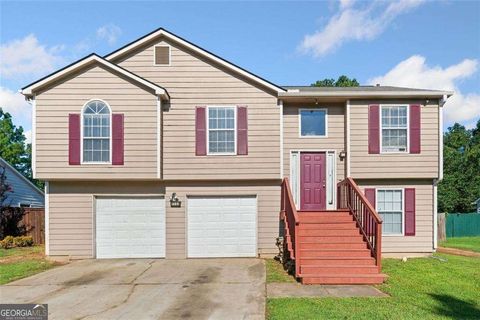 7106 Oakwood CIR Rex GA 30273