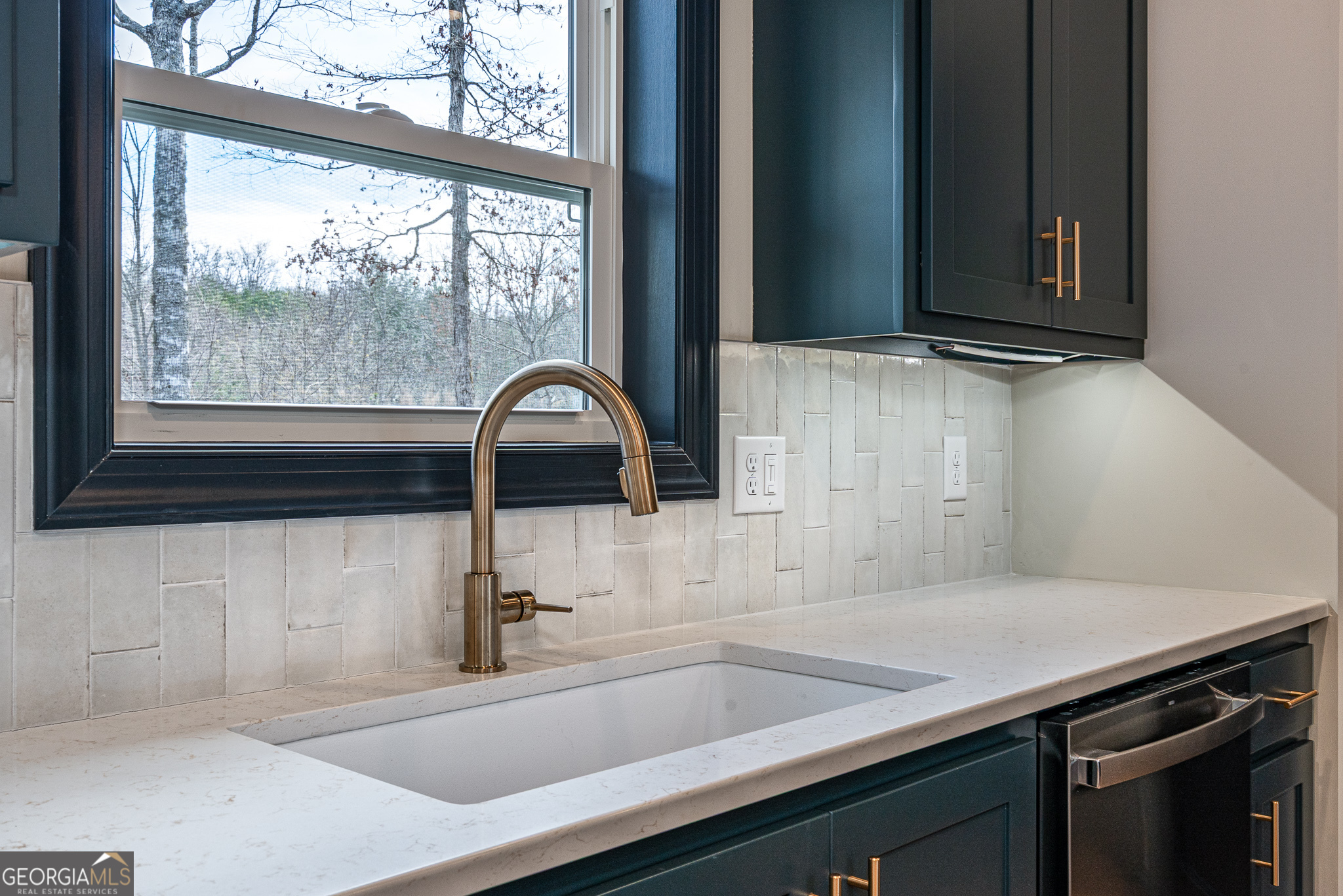 325 River Mountain RD