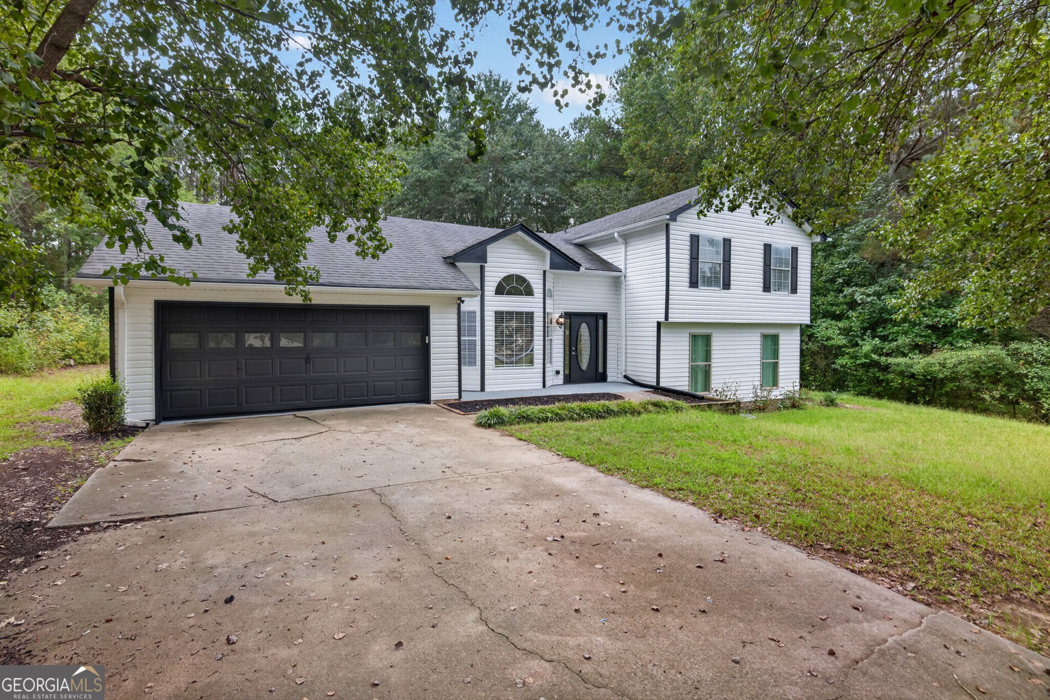 220 Robert DR