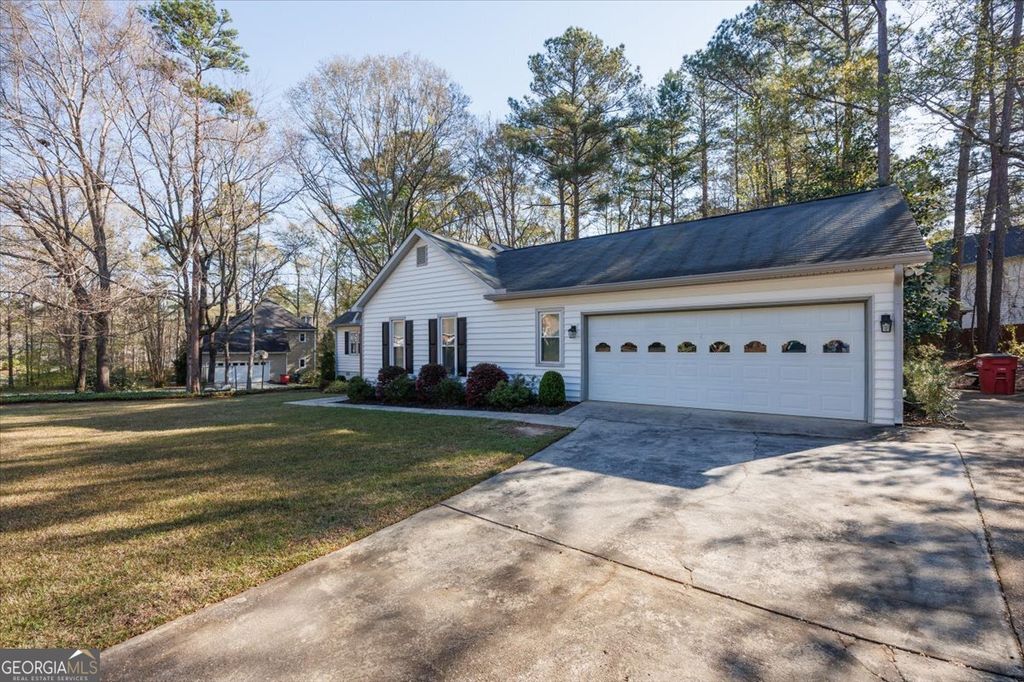 Photo of 138 Rivoli Oaks Circle, Macon, GA 31210 (MLS # 10715239)