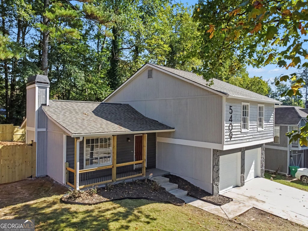 Photo of 5409 Biffle Downs Road, Stone Mountain, GA 30088 (MLS # 10872932)