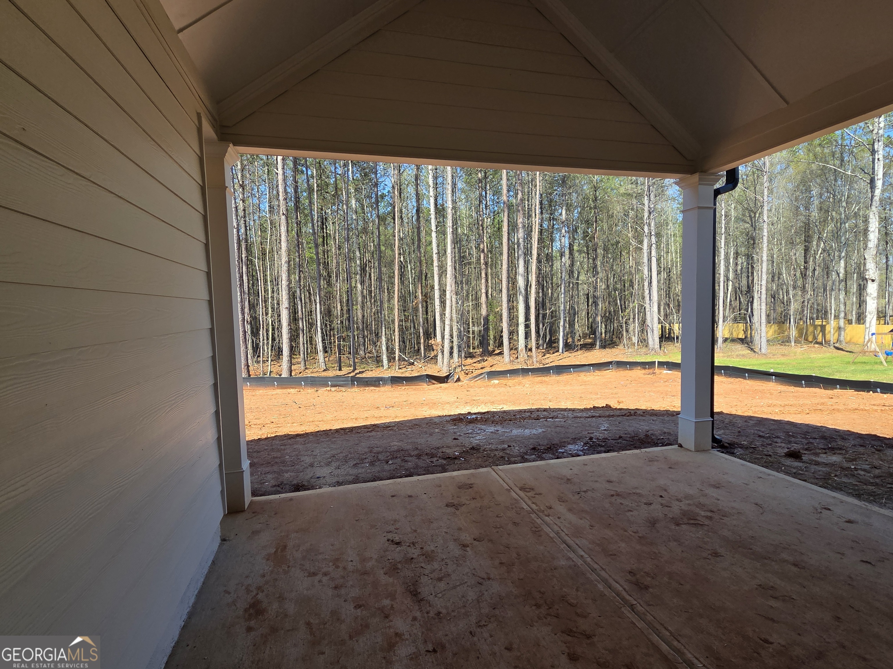 253 Meadows DR