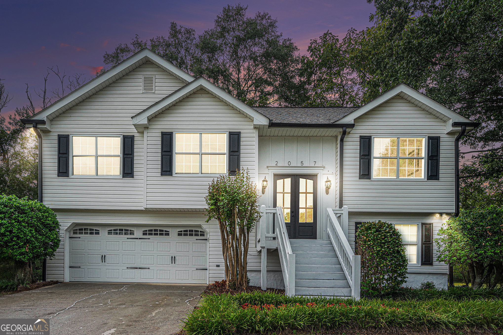 2057 Blackberry LN