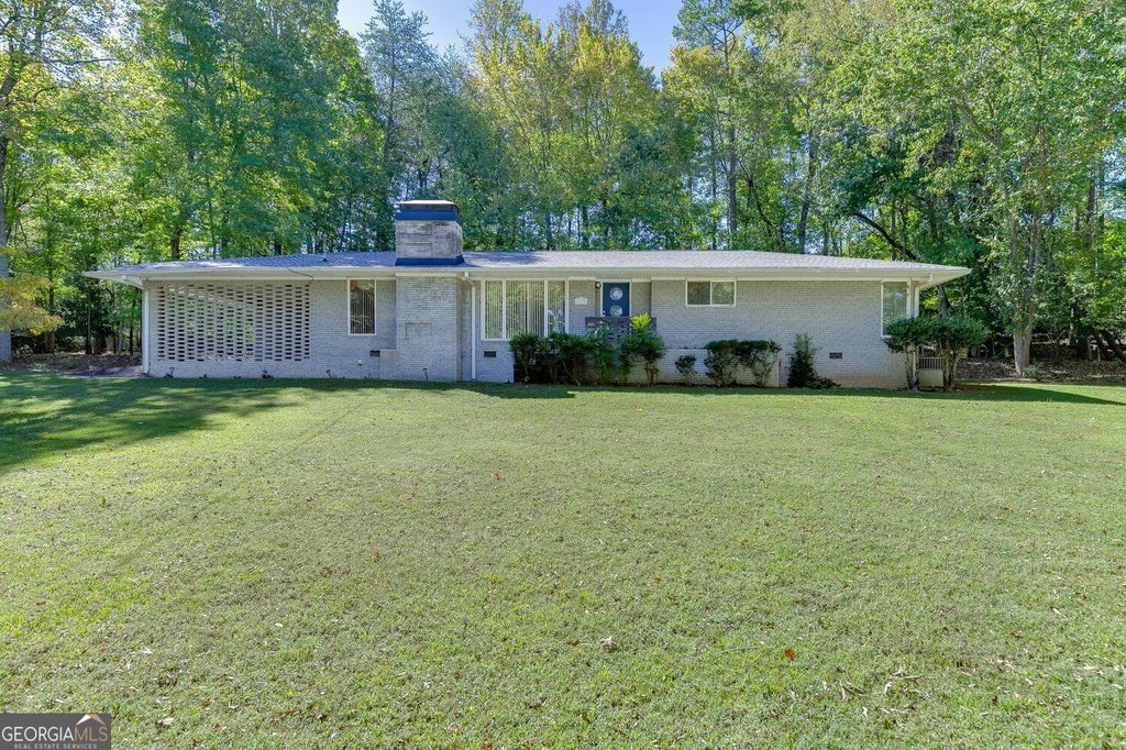 Photo of 1173 Lake Shore Drive, Gainesville, GA 30501 (MLS # 10875746)