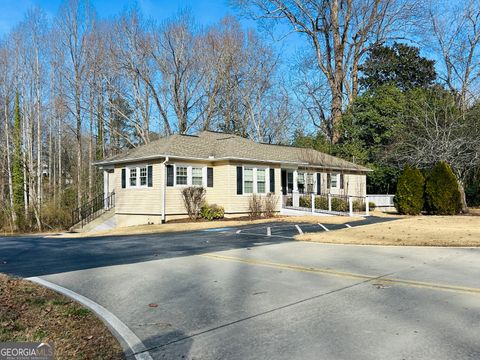 437 E Louise ST Clarkesville GA 30523