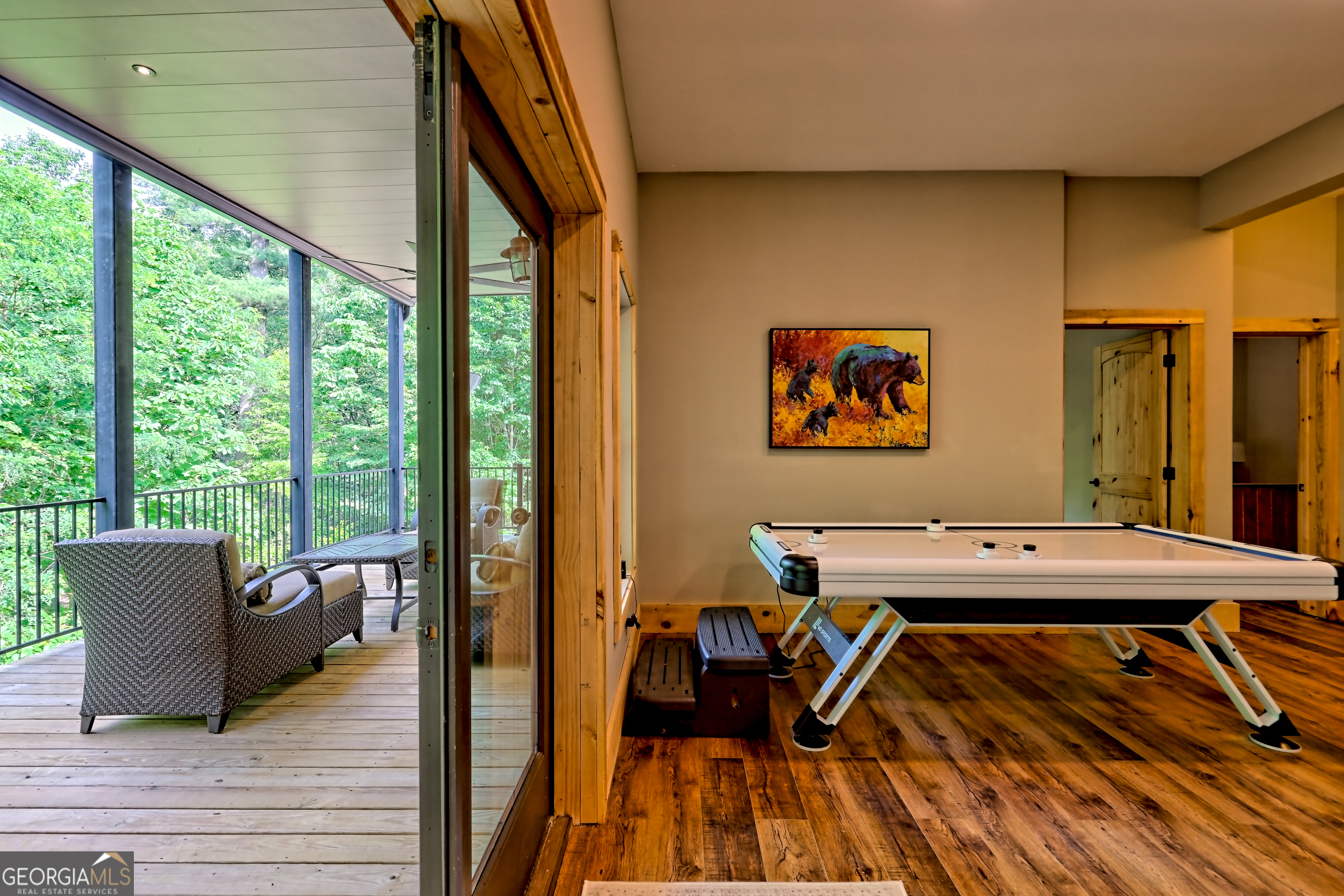 Clarkesville, Georgia 30523, United States, 4 Bedrooms Bedrooms, ,3 BathroomsBathrooms,Residential,Active,156246