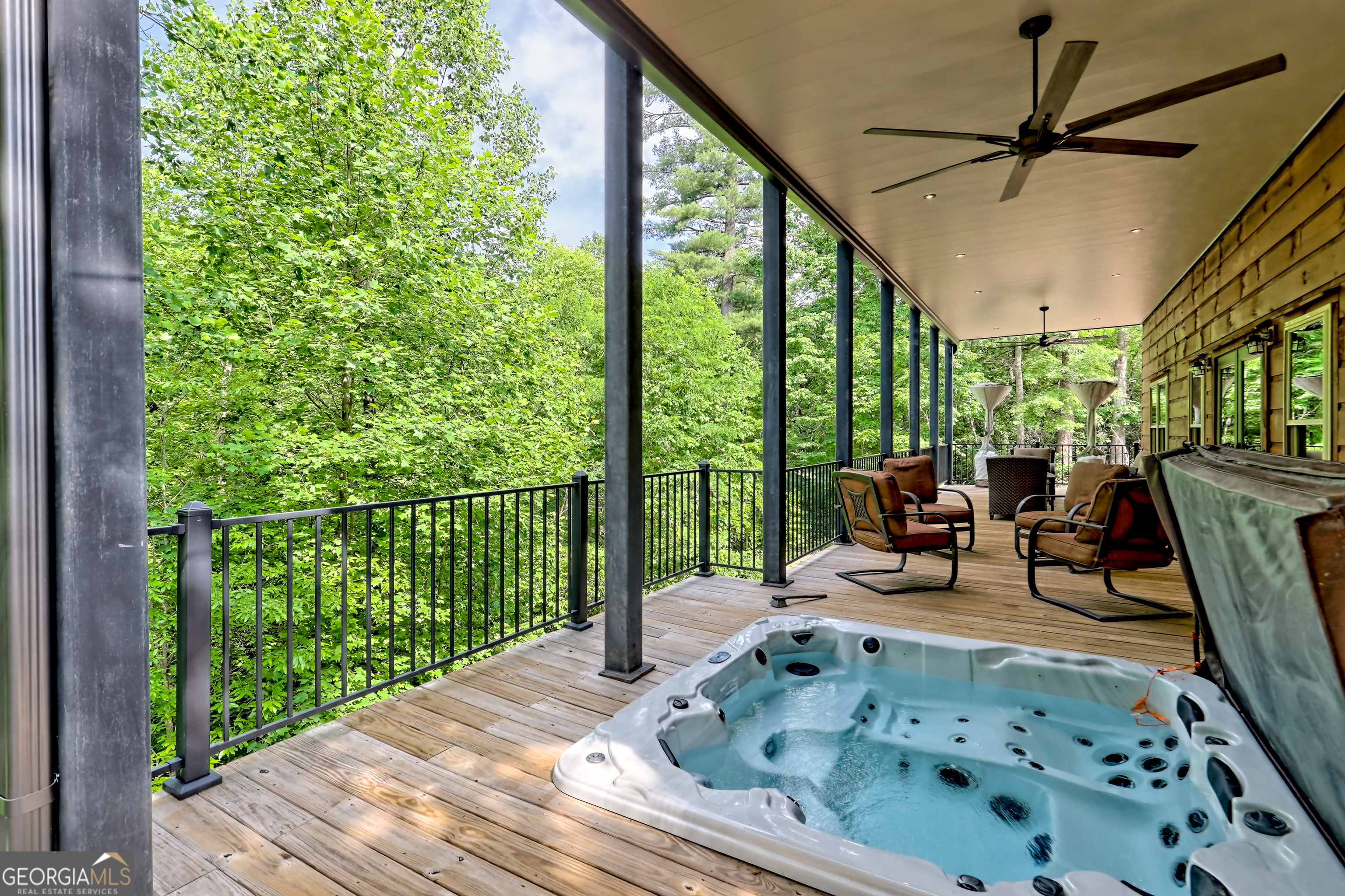 Clarkesville, Georgia 30523, United States, 4 Bedrooms Bedrooms, ,3 BathroomsBathrooms,Residential,Active,156246