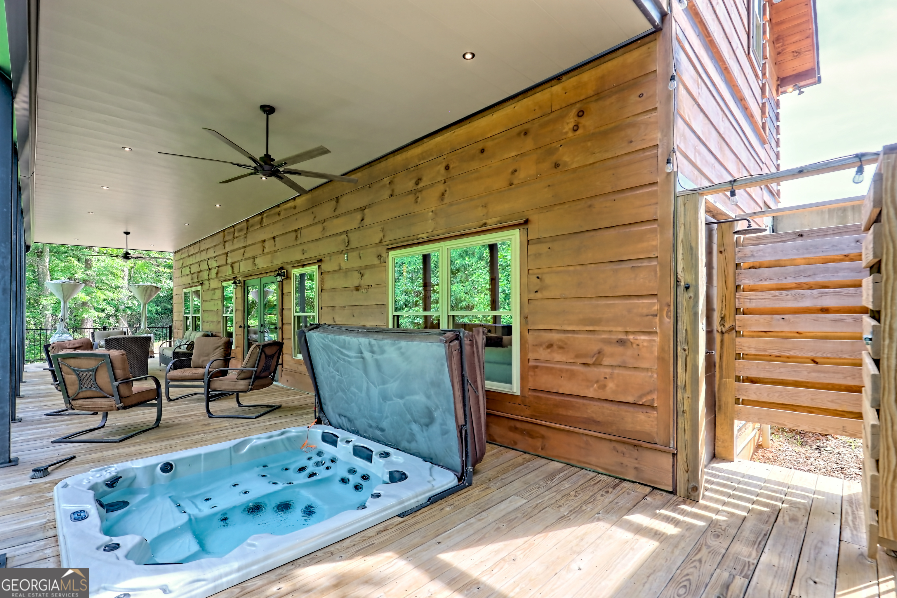 Clarkesville, Georgia 30523, United States, 4 Bedrooms Bedrooms, ,3 BathroomsBathrooms,Residential,Active,156246