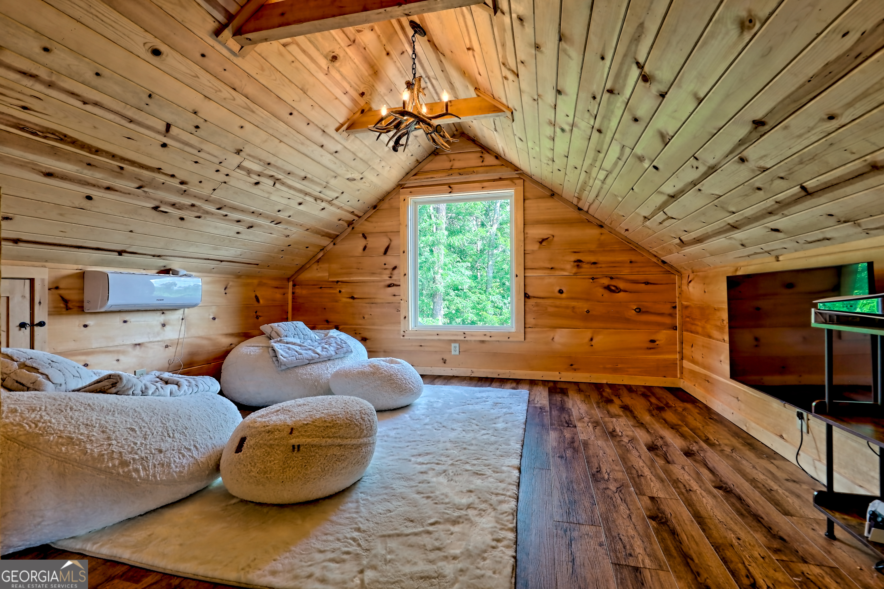 Clarkesville, Georgia 30523, United States, 4 Bedrooms Bedrooms, ,3 BathroomsBathrooms,Residential,Active,156246