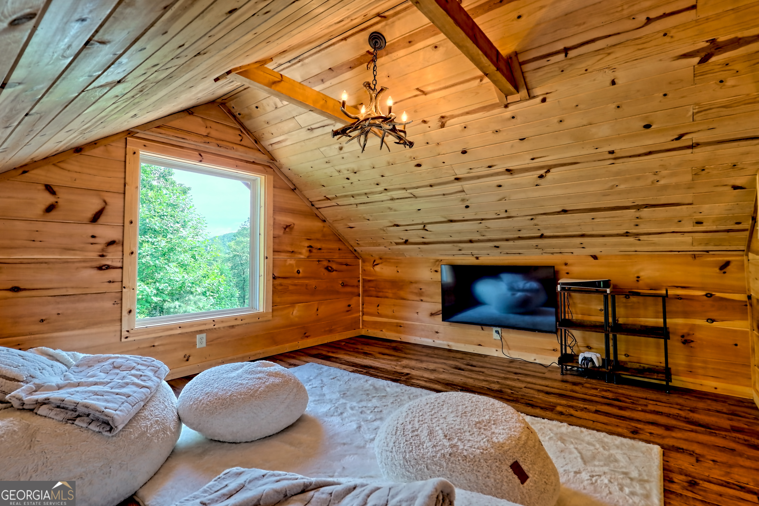 Clarkesville, Georgia 30523, United States, 4 Bedrooms Bedrooms, ,3 BathroomsBathrooms,Residential,Active,156246