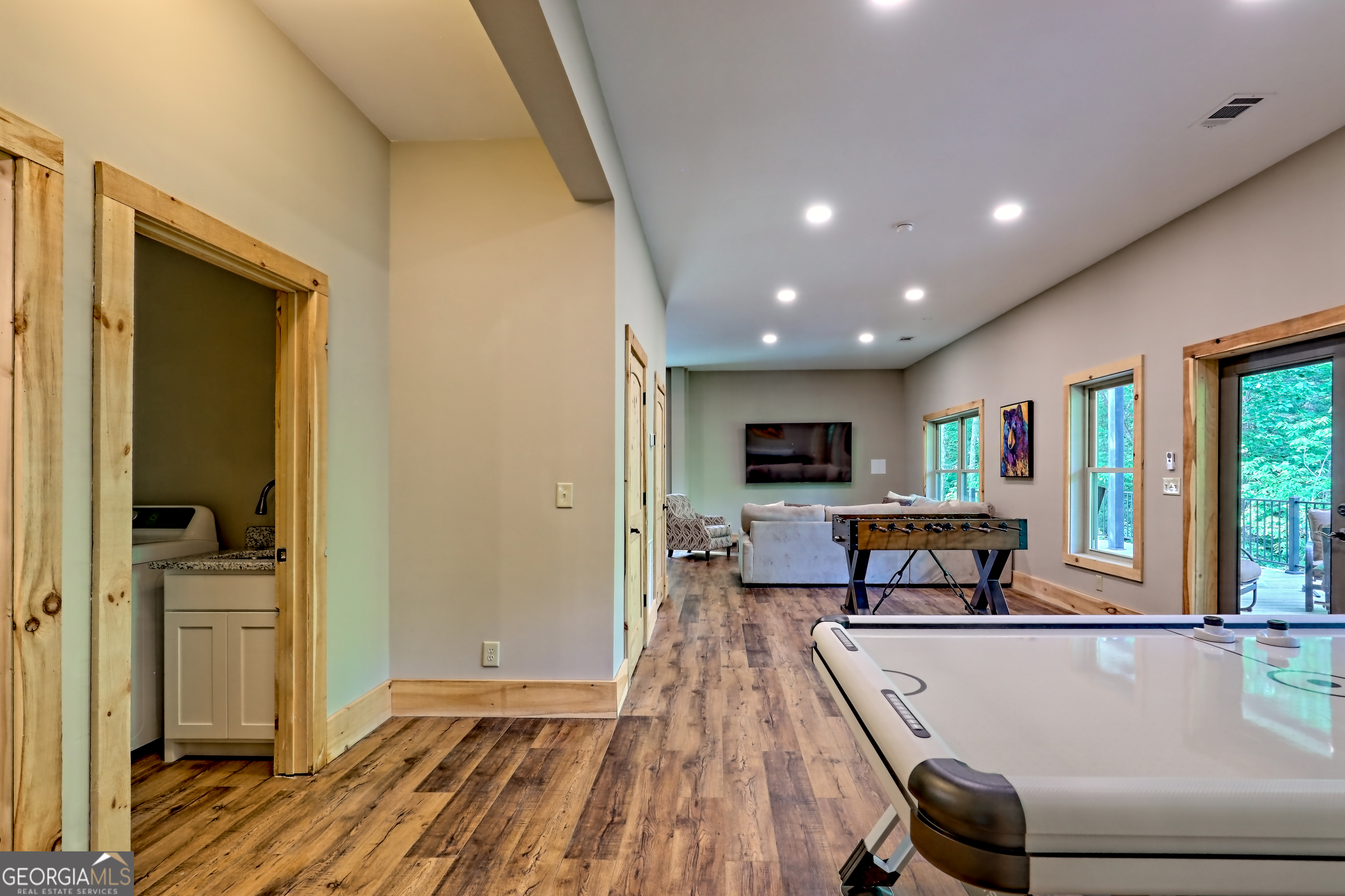 Clarkesville, Georgia 30523, United States, 4 Bedrooms Bedrooms, ,3 BathroomsBathrooms,Residential,Active,156246