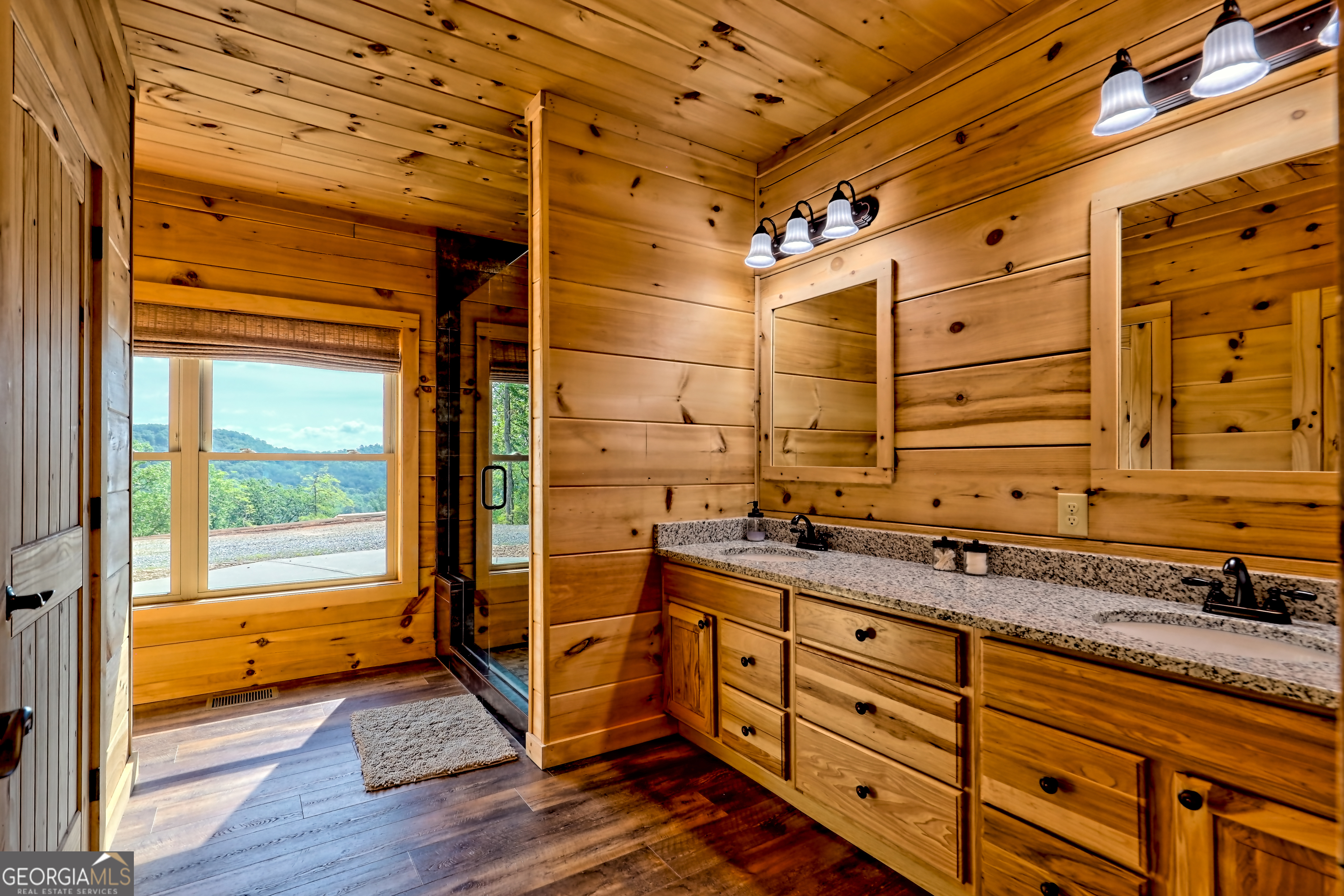 Clarkesville, Georgia 30523, United States, 4 Bedrooms Bedrooms, ,3 BathroomsBathrooms,Residential,Active,156246