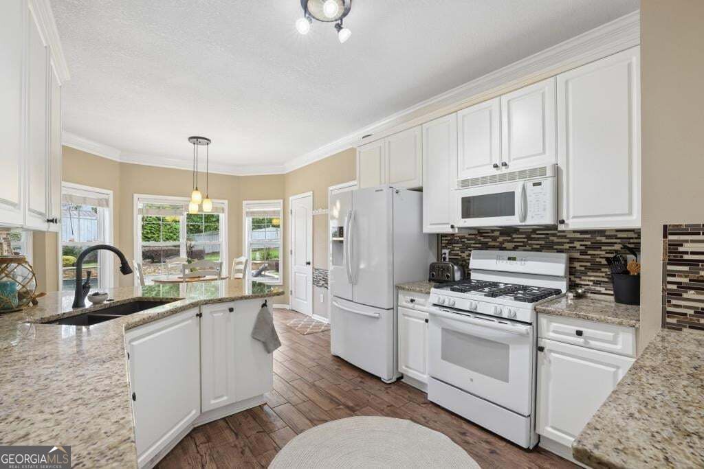 2930 Heatherstone