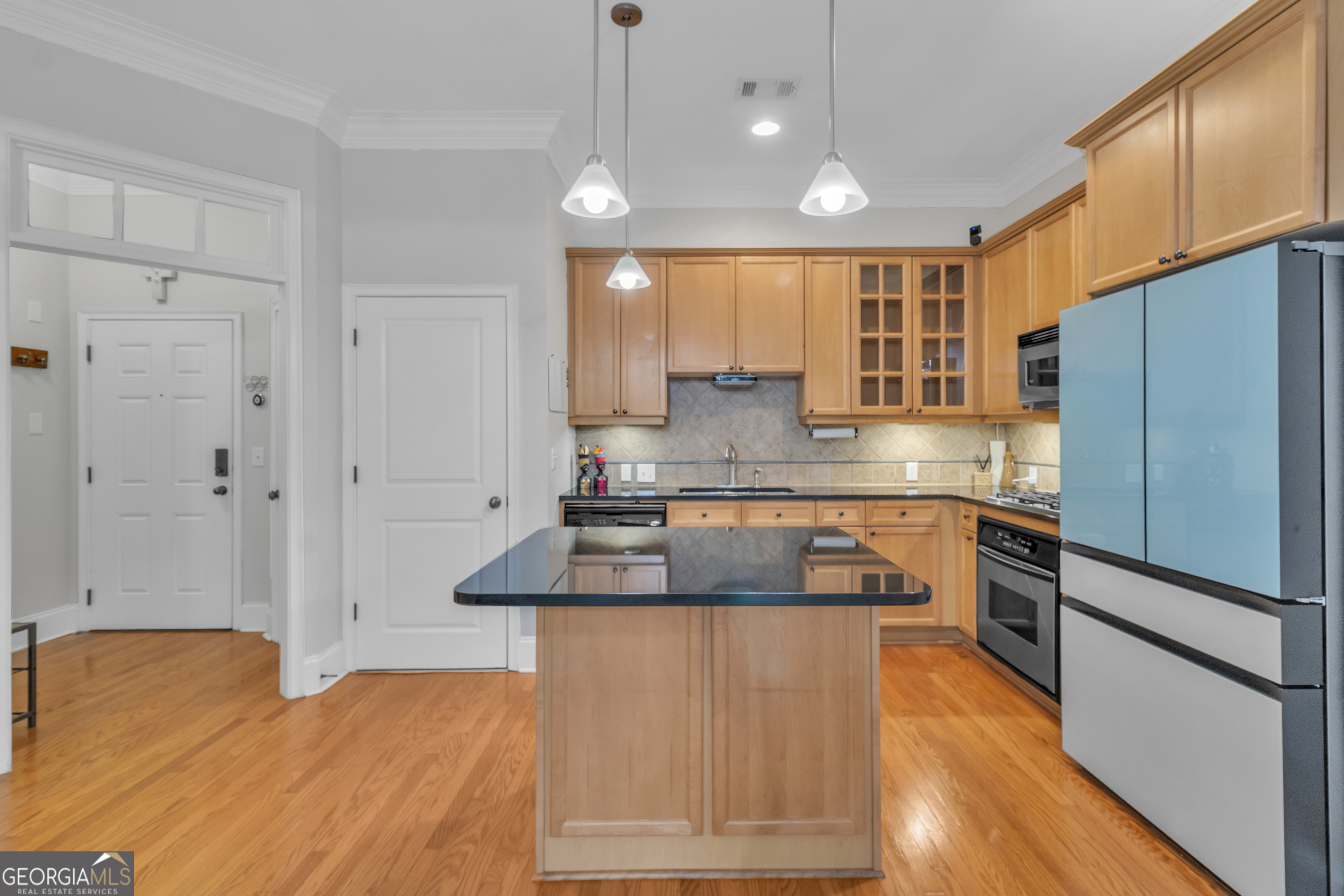 11 Perimeter CTR E 1203
