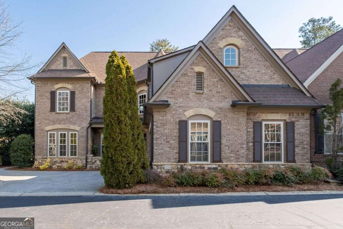 4650 Woodlawn Gates LN NE