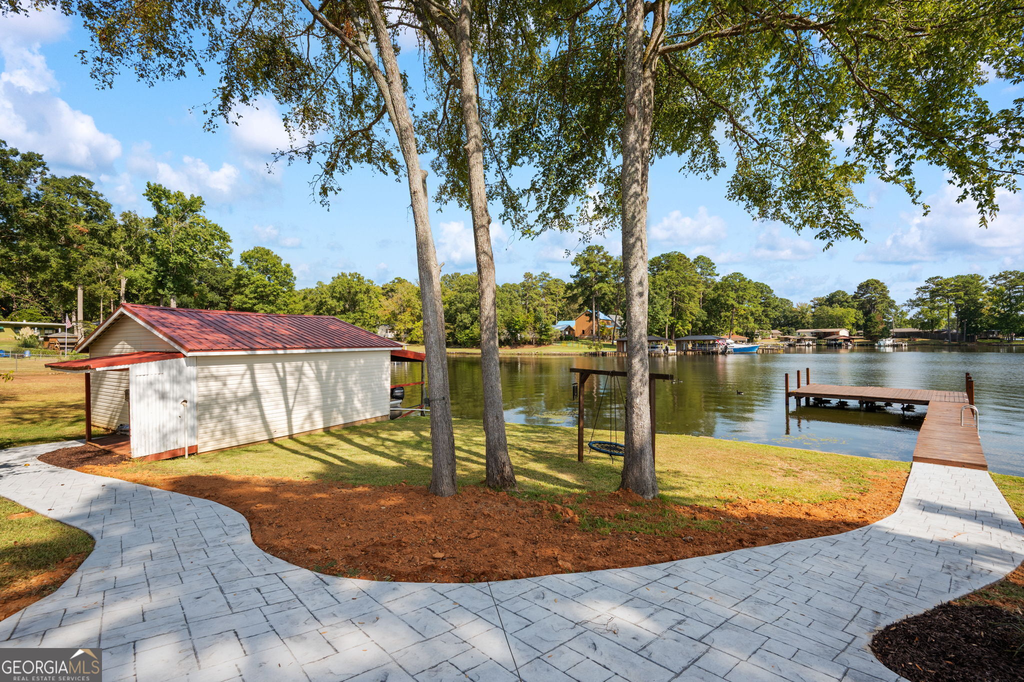 124 River North RD SE