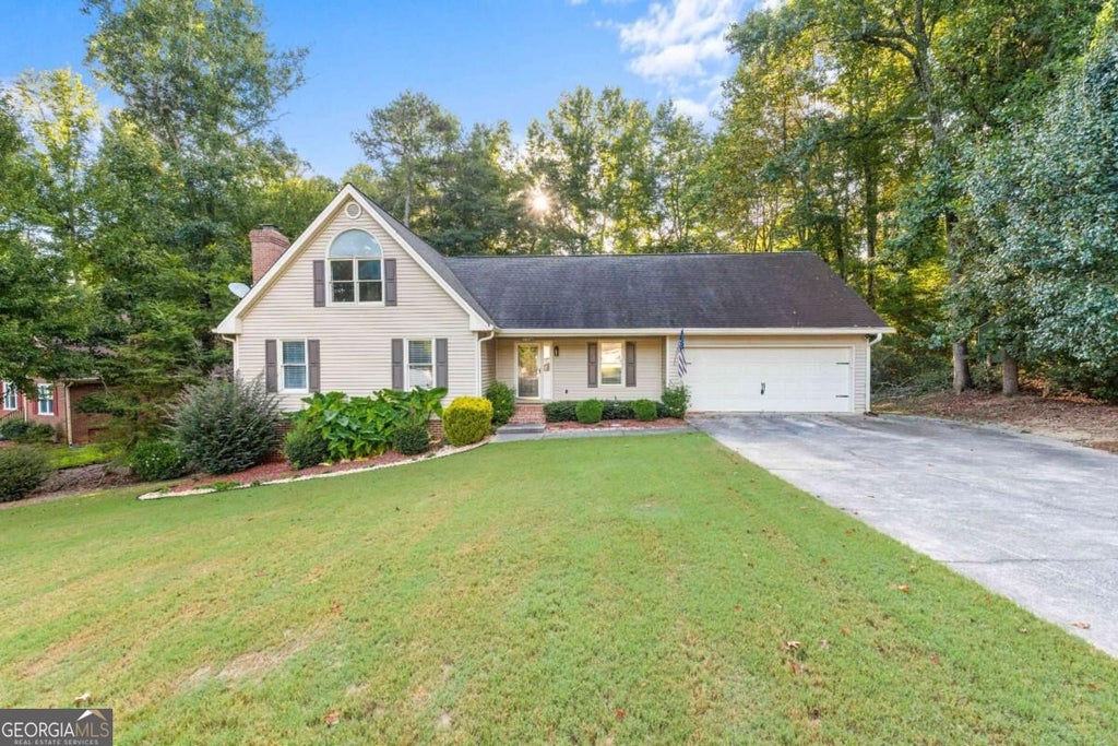 Photo of 17 Mountain Oaks Drive, Carrollton, GA 30116 (MLS # 10845821)