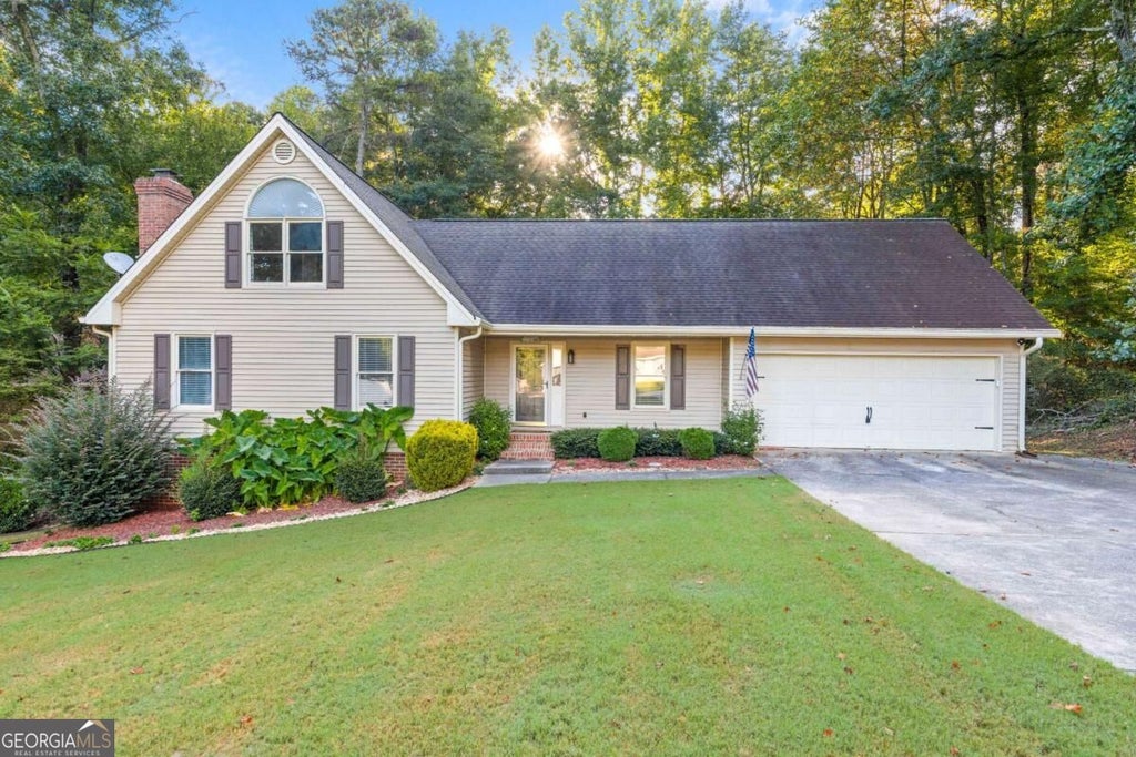 Photo of 17 Mountain Oaks Drive, Carrollton, GA 30116 (MLS # 10845821)