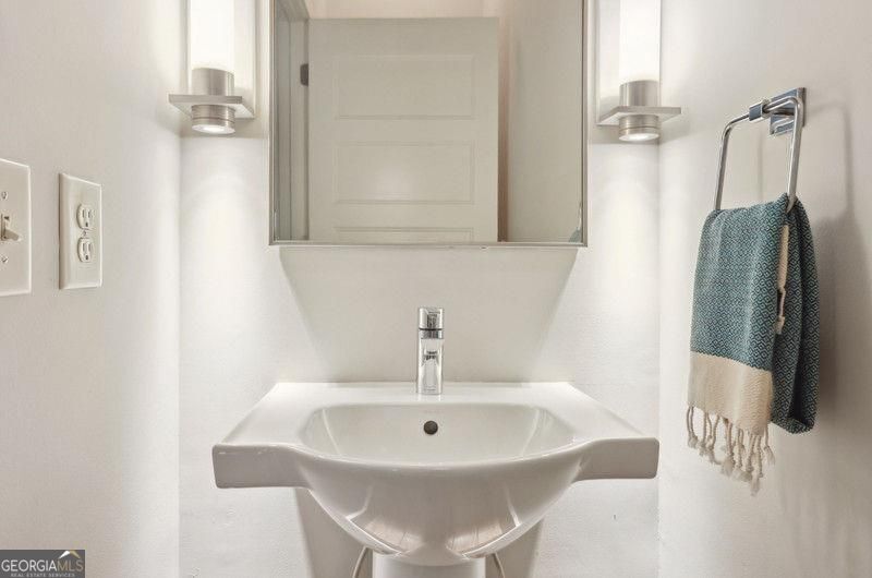 Atlanta, Georgia 30307, United States, 3 Bedrooms Bedrooms, ,4 BathroomsBathrooms,Residential,Active,130438