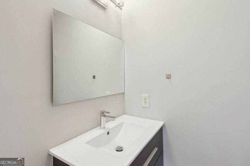 Atlanta, Georgia 30307, United States, 3 Bedrooms Bedrooms, ,4 BathroomsBathrooms,Residential,Active,130438