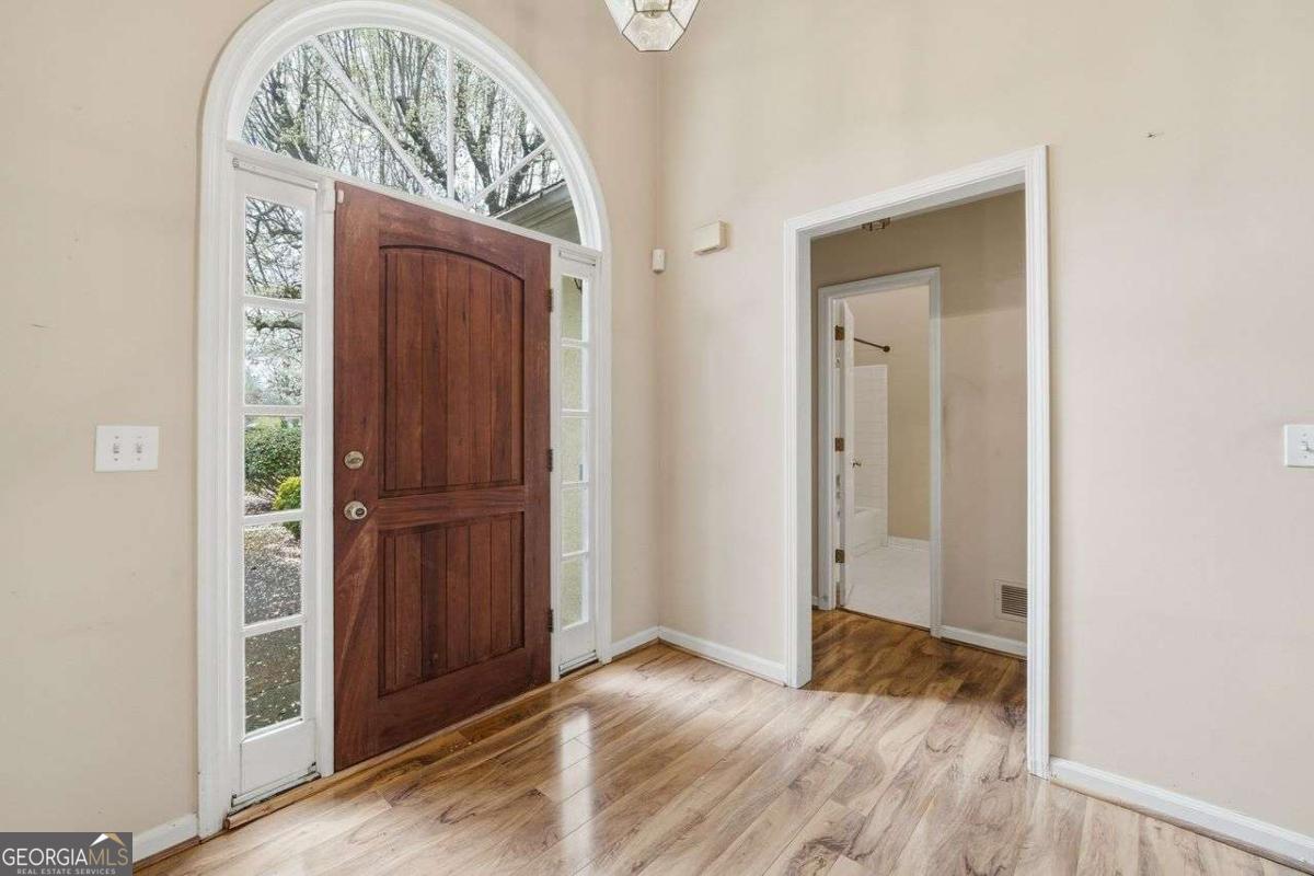 1243 Wynford Woods SW