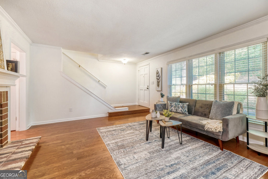 2355 Northlake CT NE