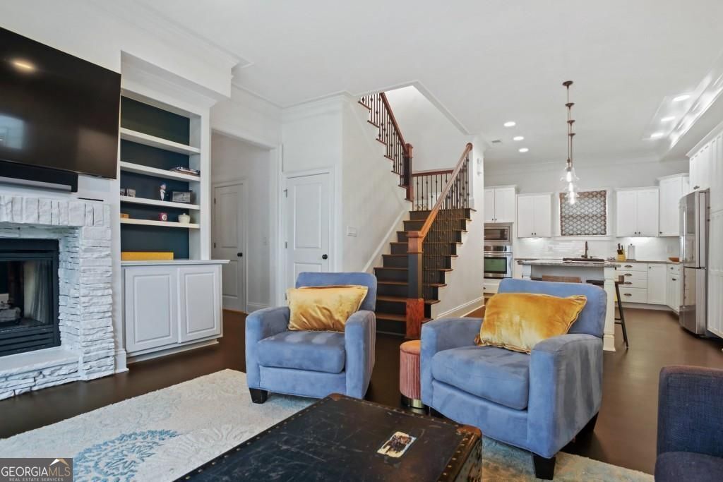 175 Sampson ST