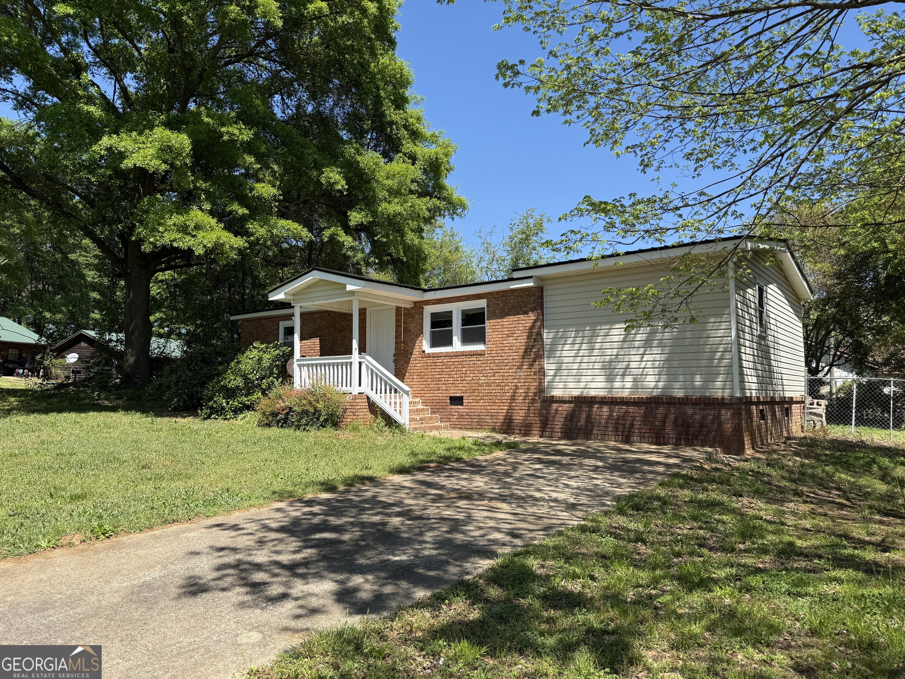 342 Phillips CIR
