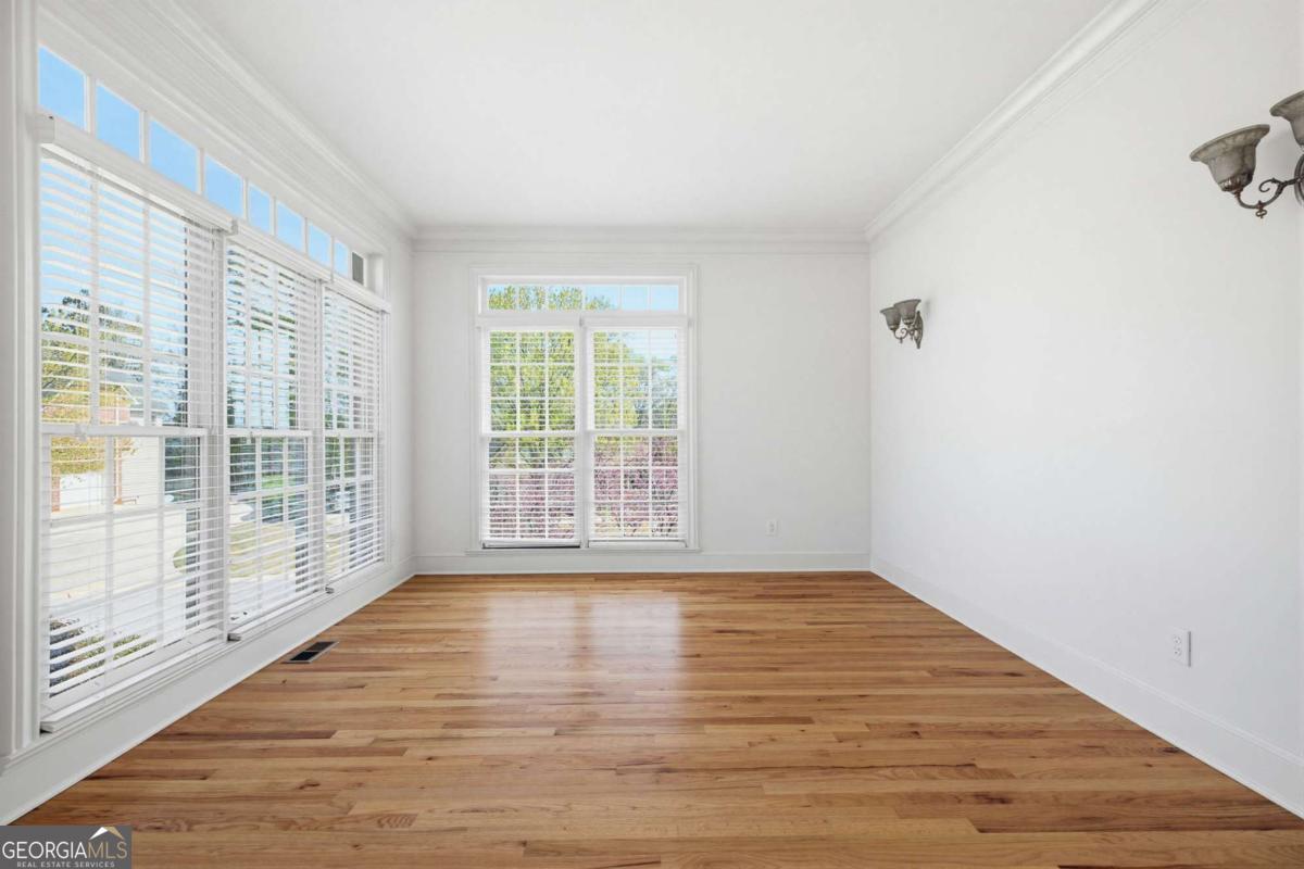 1236 Grand View DR SE