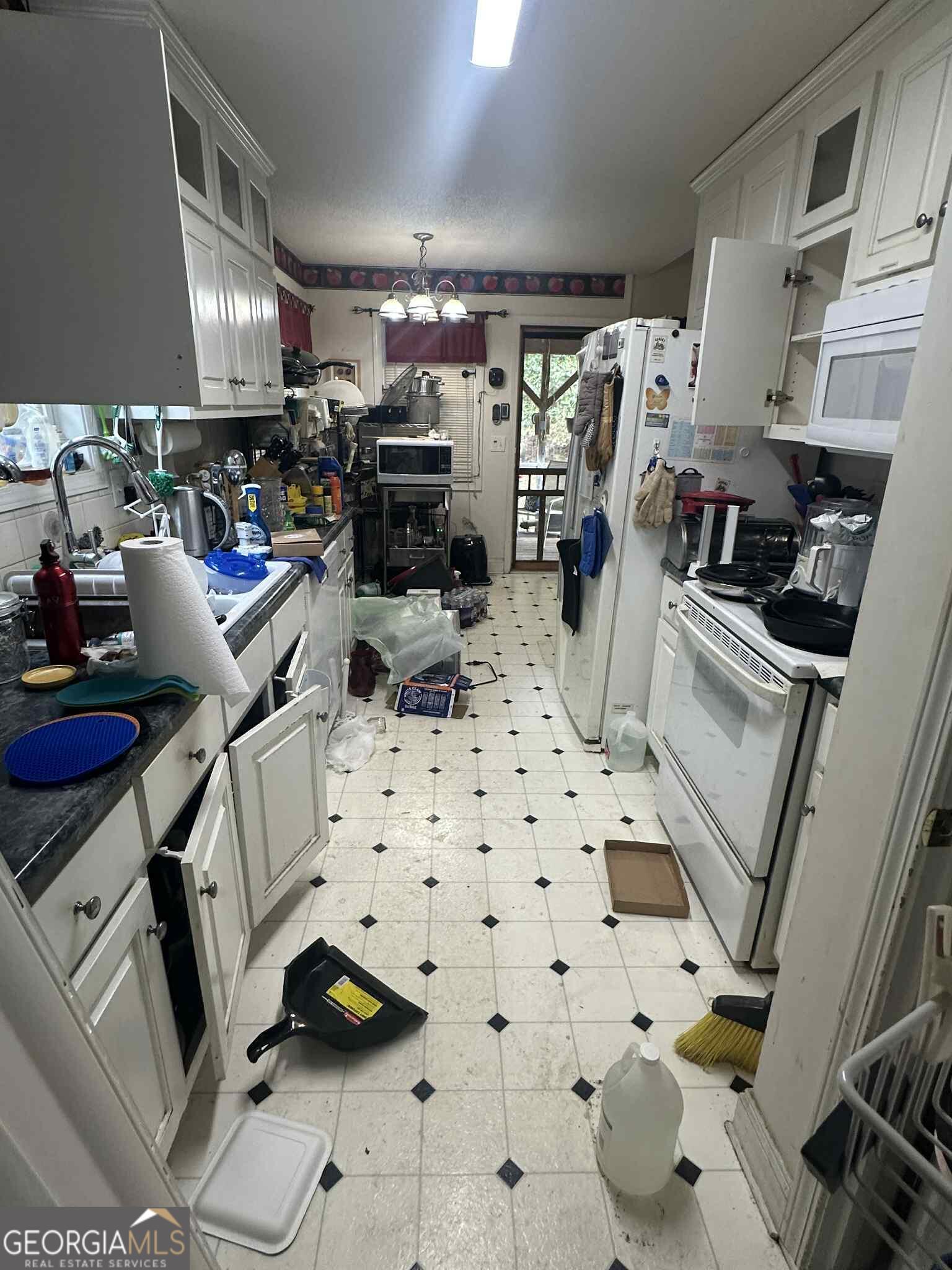 HIGHLAND POINTE - Residential