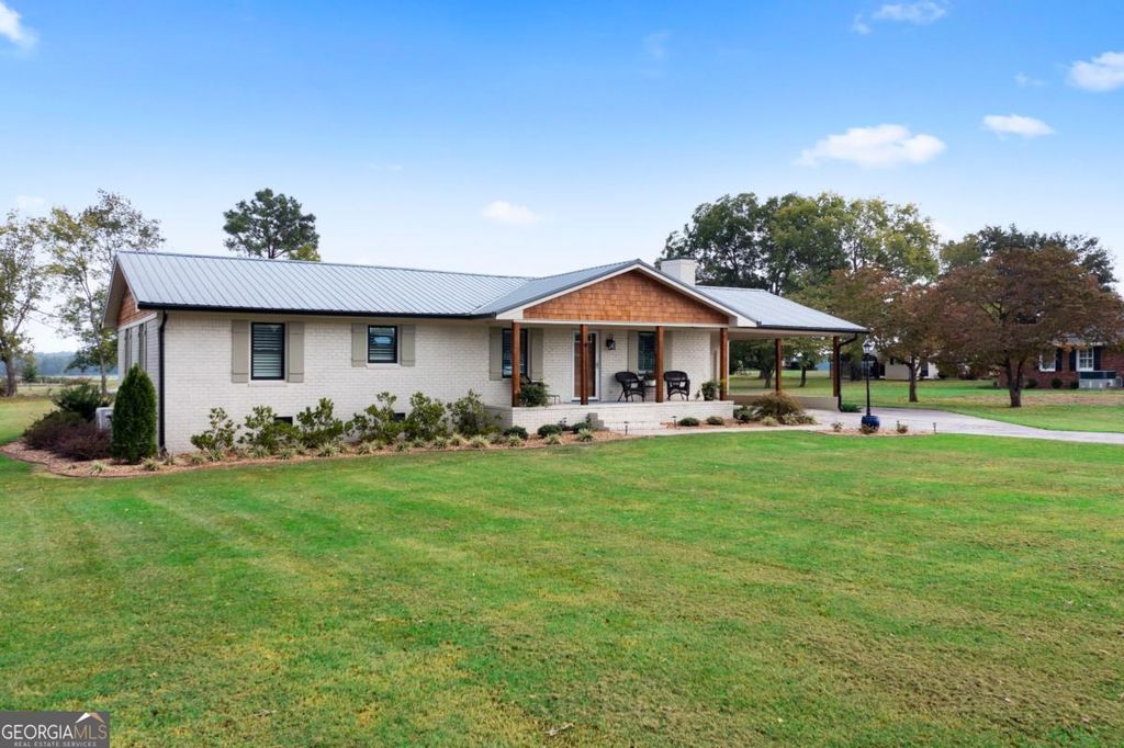 Photo of 103 Main Street, Taylorsville, GA 30178 (MLS # 10673993)