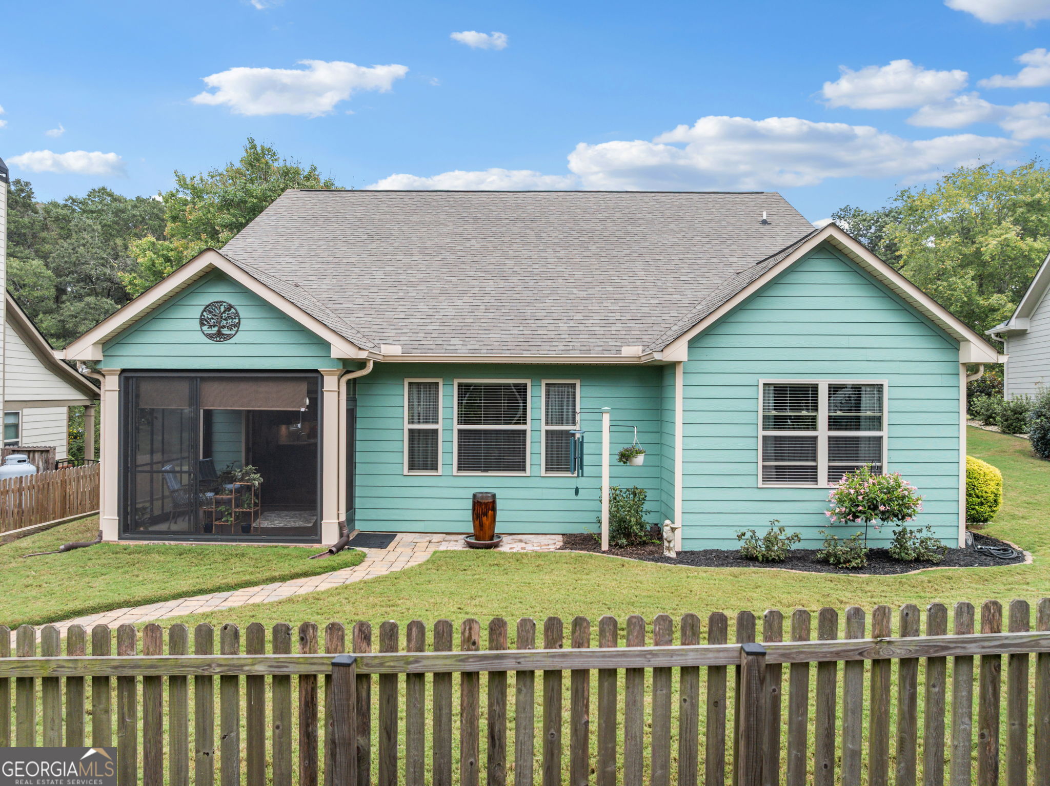 324 Old Clarkesville Mill RD