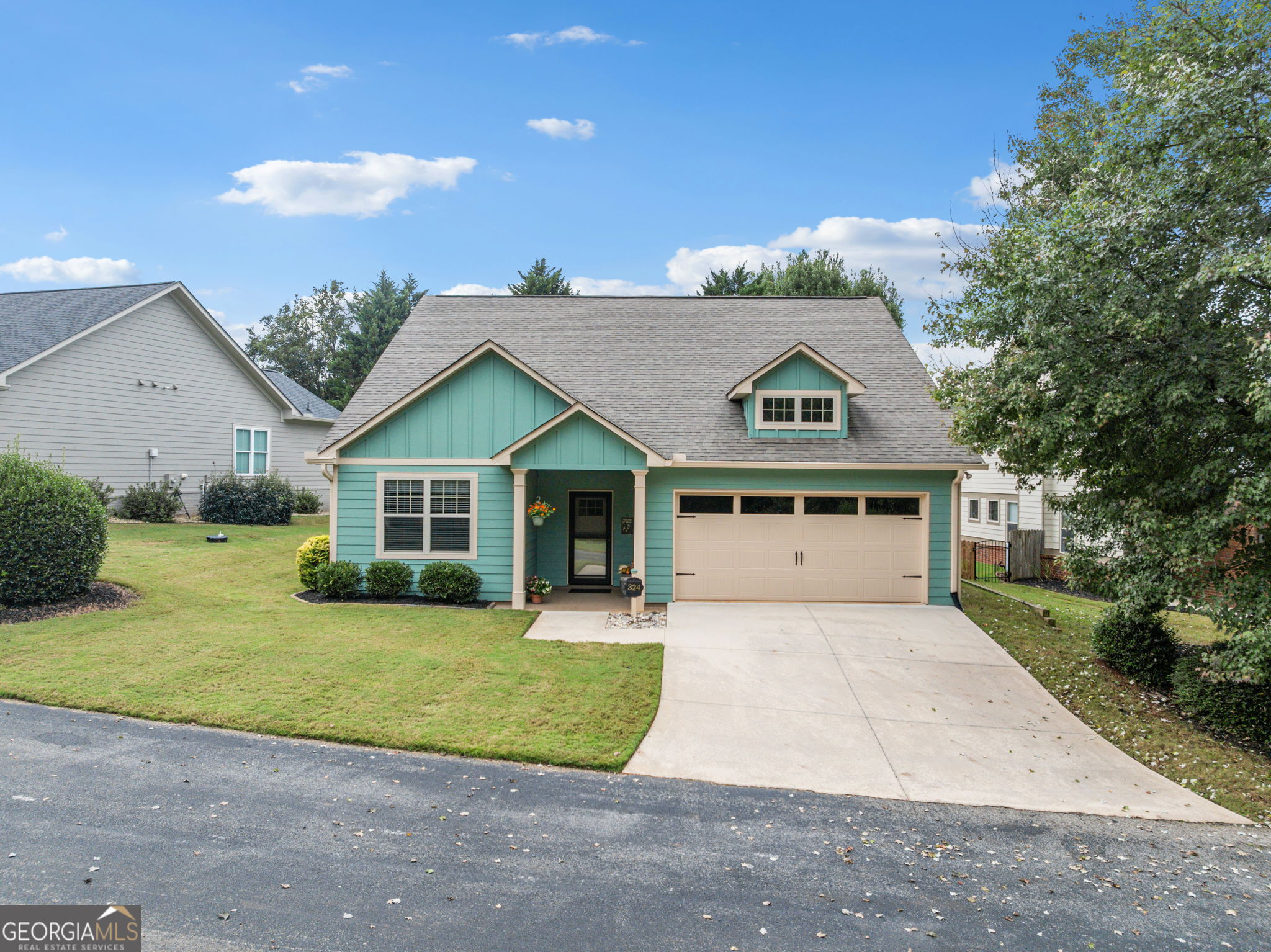 324 Old Clarkesville Mill RD
