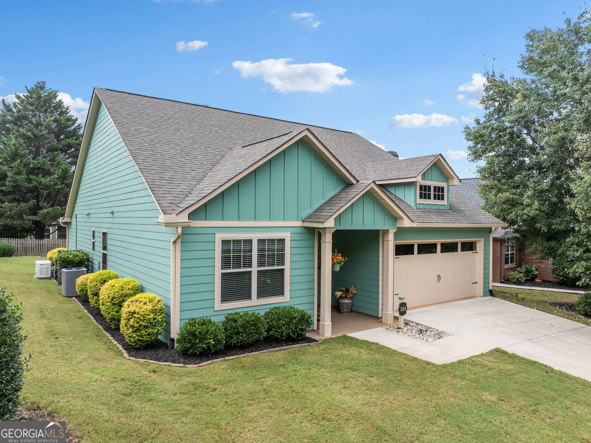 324 Old Clarkesville Mill RD