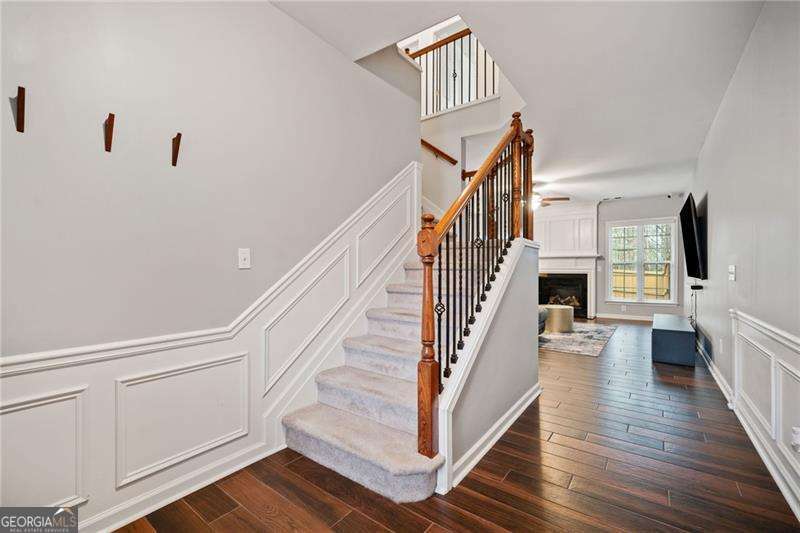 1693 Fair Oak WAY