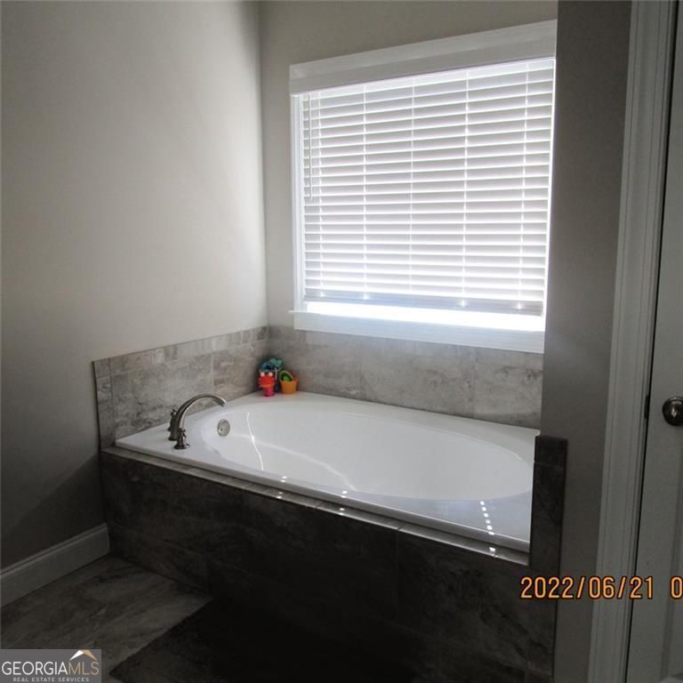 Marietta, Georgia 30066, United States, 5 Bedrooms Bedrooms, ,4 BathroomsBathrooms,Residential,Active,130711