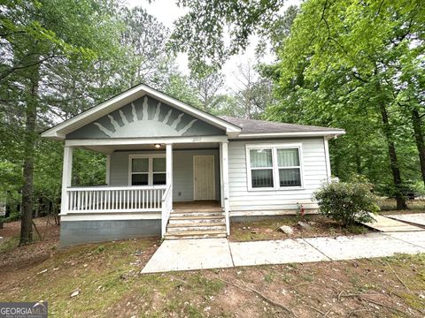 Photo of 2037 Lakewood Trail SE, Atlanta, GA 30315 (MLS # 10668527)