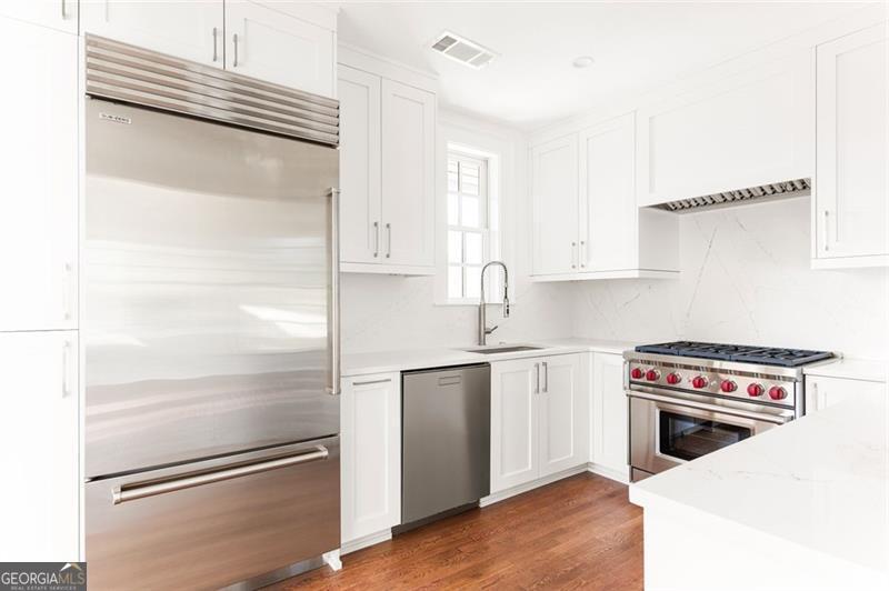 1585 PONCE DE LEON AVE 20