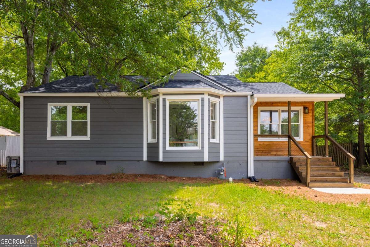 638 Medford PL SE