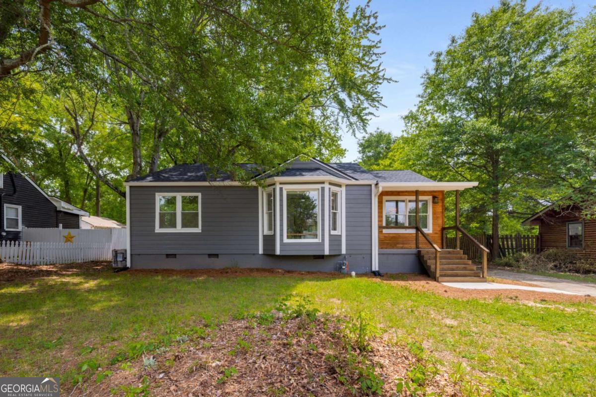 638 Medford PL SE