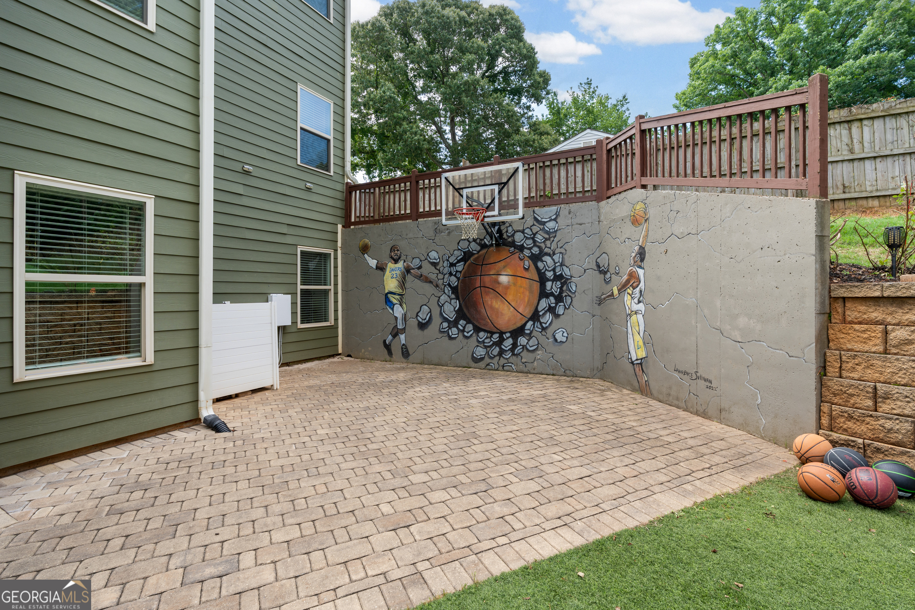 3833 Steinhauer RD NE