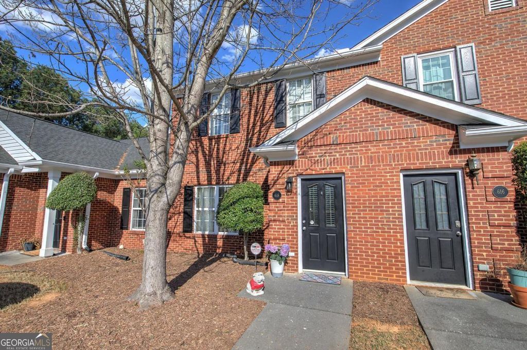 Photo of 618 Manor Way, Cartersville, GA 30120 (MLS # 10725123)