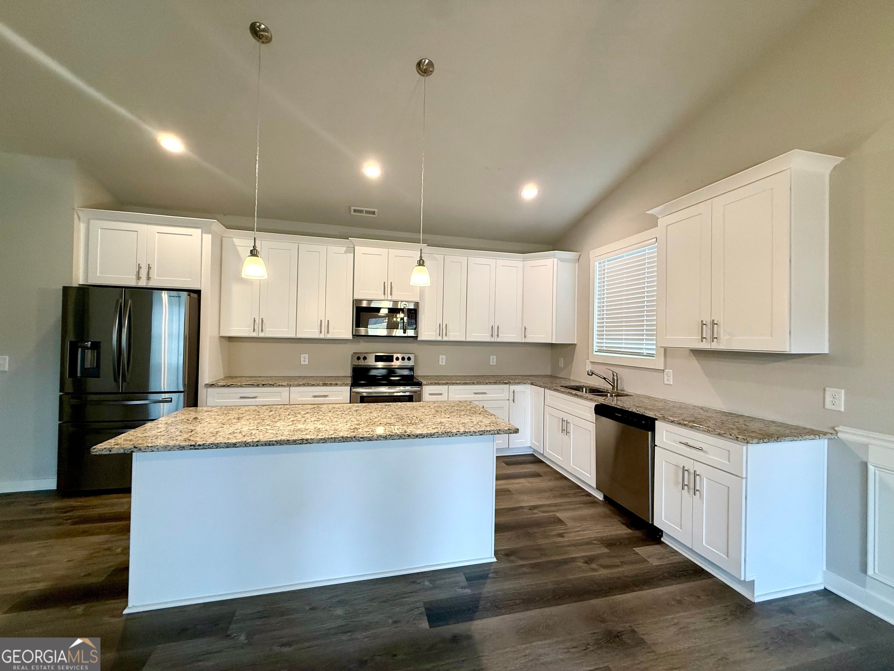308 N Point CIR