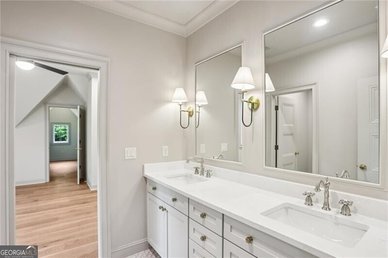 OAKTON - Residential