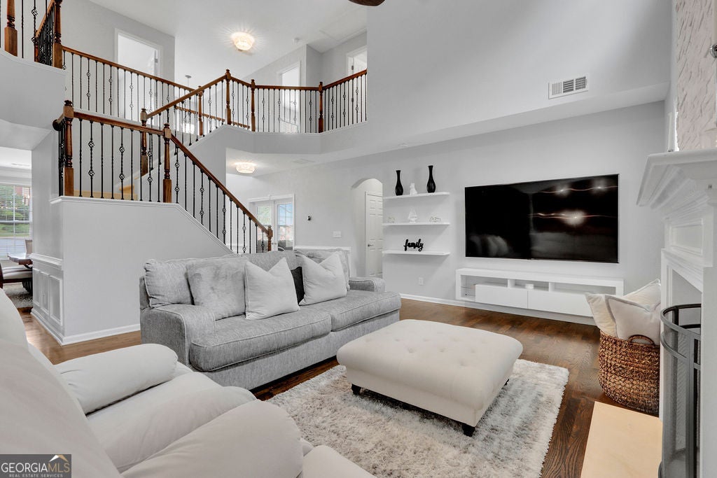 923 Van Briggle PATH NE
