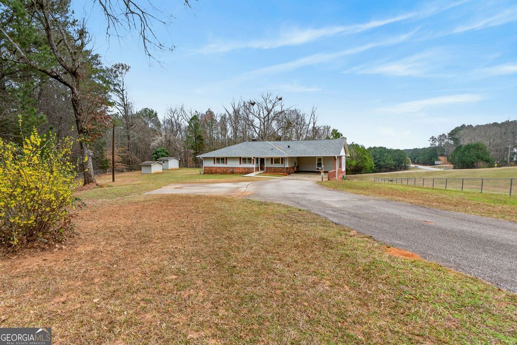 Photo of 1693 Millers Mill Road, Stockbridge, GA 30281 (MLS # 10703504)