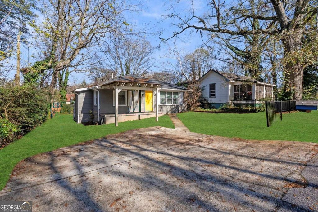 Photo of 200 Meador Way SE, Atlanta, GA 30315 (MLS # 10654991)