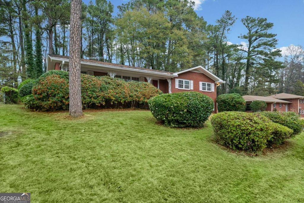 Photo of 2877 Pine Needle Drive, Atlanta, GA 30344 (MLS # 10654838)