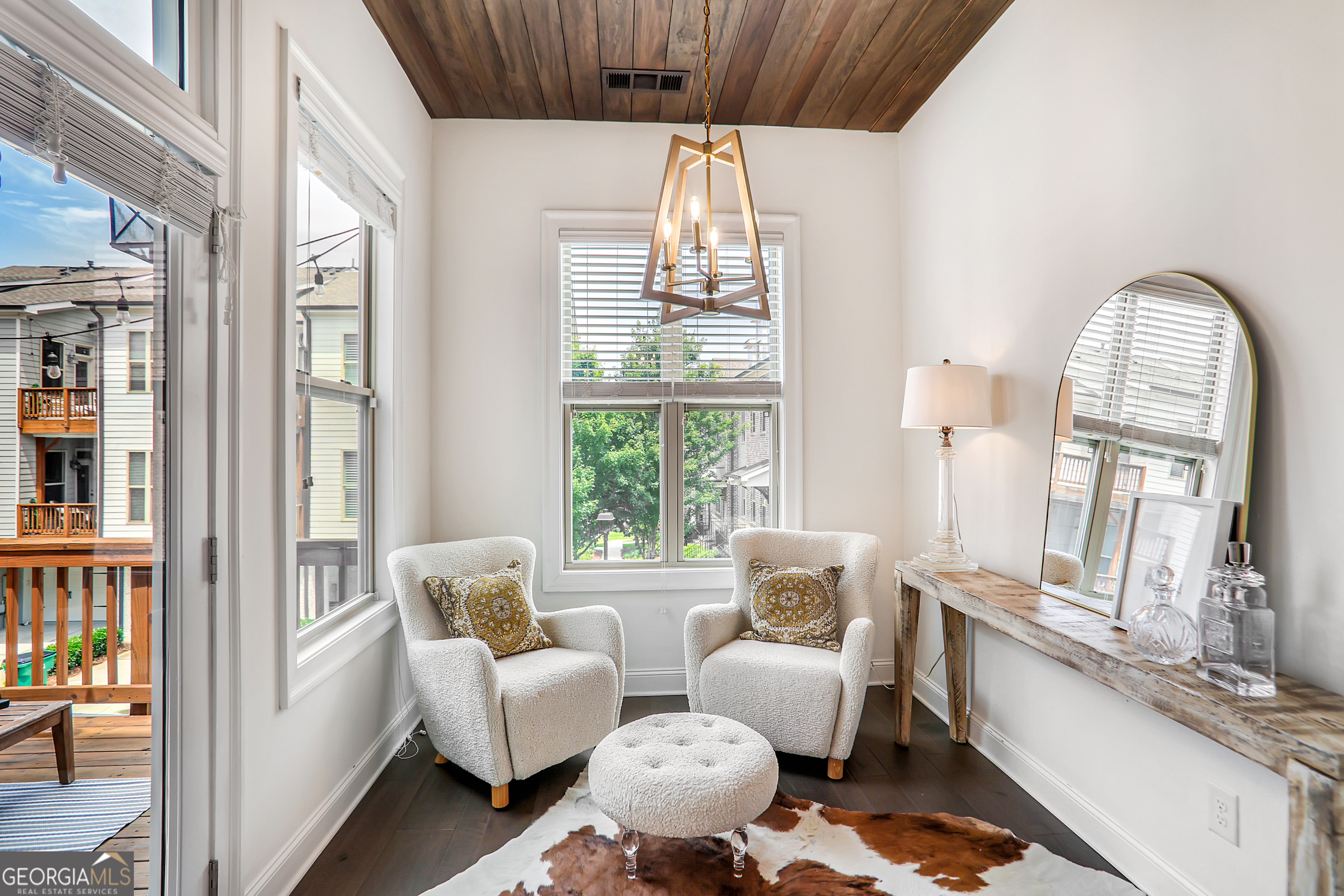 Sandy Springs, Georgia 30342, United States, 3 Bedrooms Bedrooms, ,4 BathroomsBathrooms,Residential,Active,155930